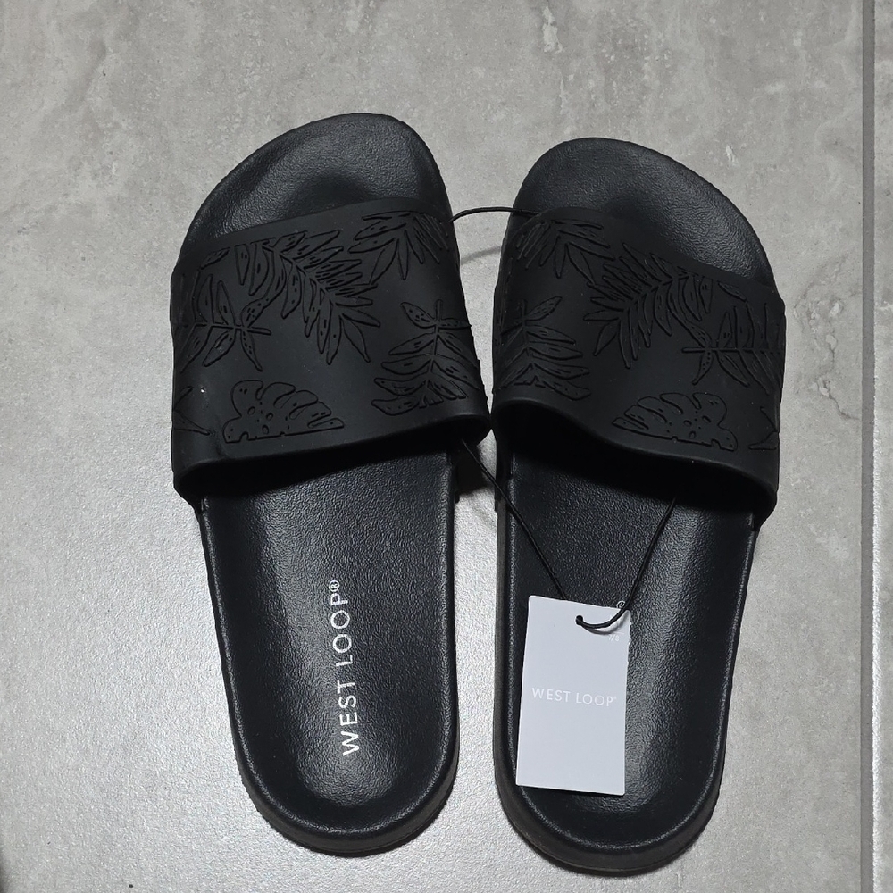 West Loop Charcoal Leaf Pattern Slides